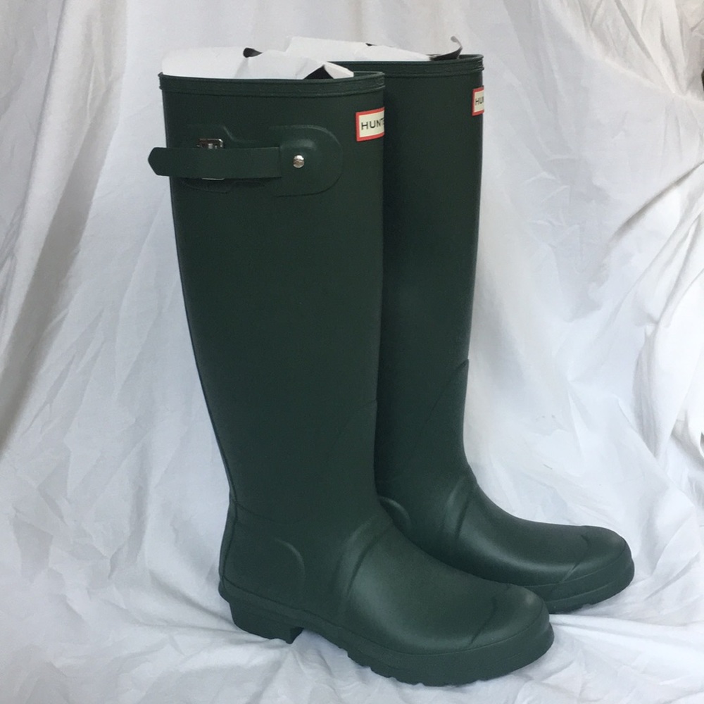 Hunter Tall Rain Boots Size 9 Hunter green color